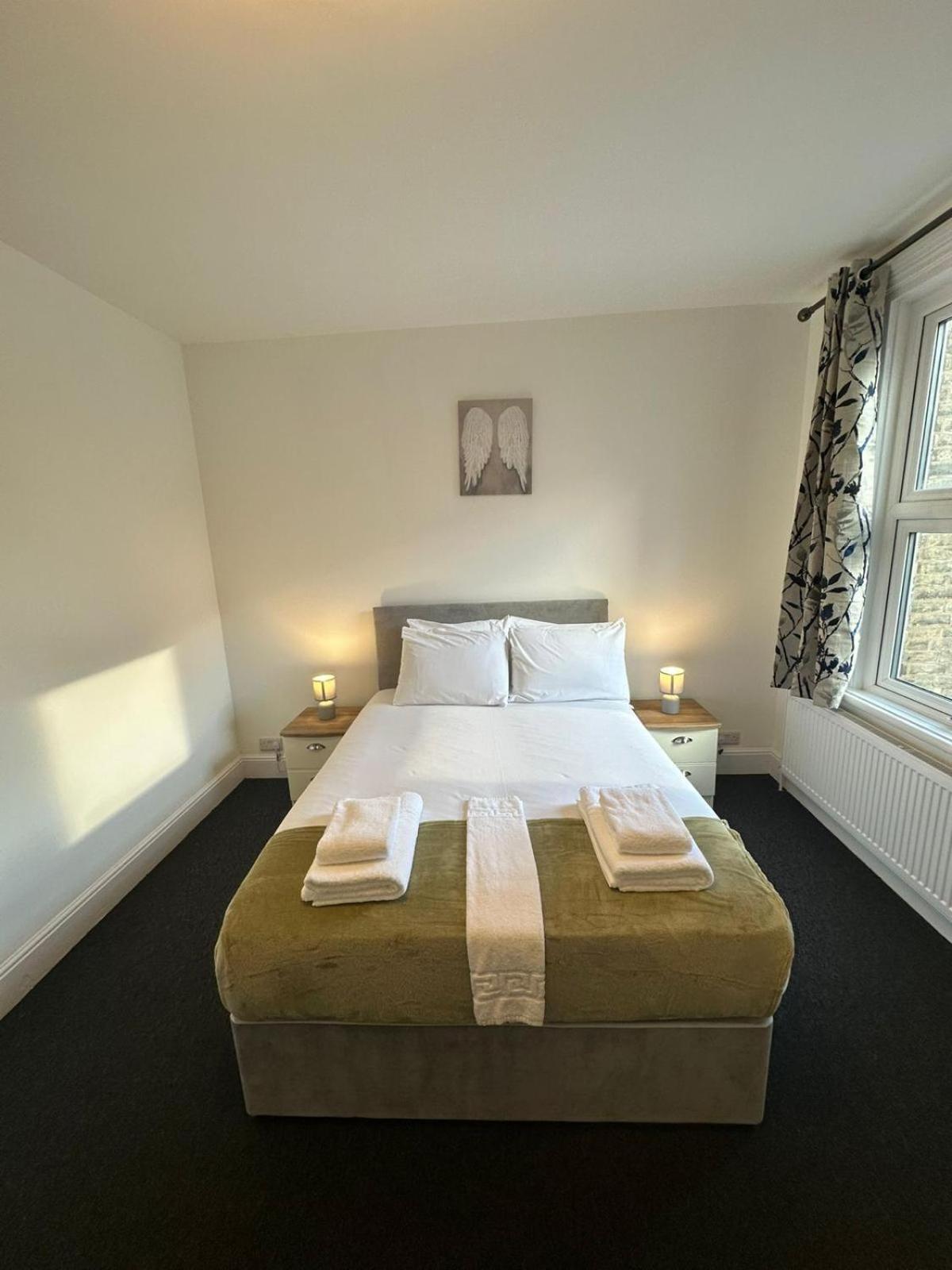 - Tas Guest house *
